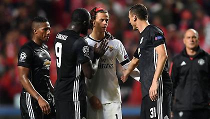 Η συγκινητική κίνηση των παικτών της Μάντσεστερ στο νεαρό τερματοφύλακα της Μπενφίκα (video)