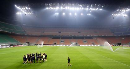 Καλωσόρισε την ΑΕΚ η Μίλαν (pic)