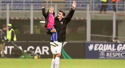 Ο Χριστοδουλόπουλος πανηγυρίζει με την κόρη του αγκαλιά (pics/video)