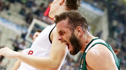 Παναθηναϊκά λόγια από Παππά: «Να κρατήσουμε ψηλά τη σημαία, ένας άνθρωπος... τα σκάει»