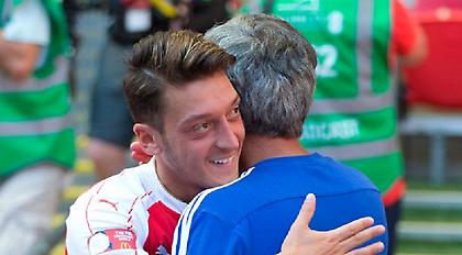 «Πάω στη Μαν. Γιουνάιτεντ», είπε σε συμπαίκτες του ο Εζίλ!