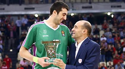 Βράβευσε Σερμαντίνι ο Ολυμπιακός (pics)