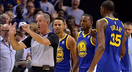 Αποβλήθηκαν οι έξαλλοι Κάρι και Ντουράντ (video)