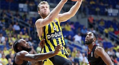 Χαλαρά και χωρίς Σλούκα η Φενέρ