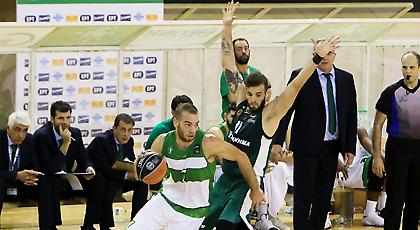 Απάντησε με χειρονομία ο Παππάς στην κριτική για το «χώσιμο» σε Σκουρτόπουλο (pic)