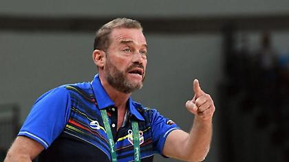 «Ευχαριστώ τις μητέρες των παικτών μου για τα αρχ@@@α τους»