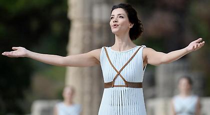 Aνάβει η Φλόγα για τους Χειμερινούς Ολυμπιακούς Αγώνες (pics)