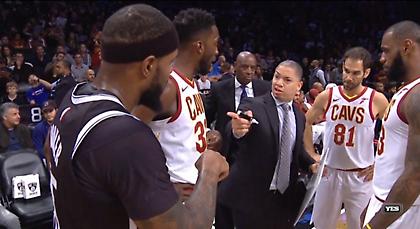 Ο Μπούκερ… κρυφάκουσε τις οδηγίες του Τάιρον Λιου (video)