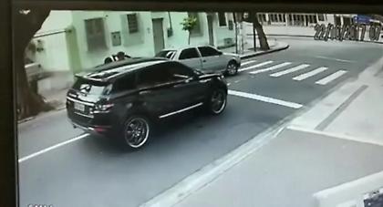 ΒΙΝΤΕΟ-ΣΟΚ: Σταμάτησαν με όπλα γνωστό τερματοφύλακα και του έκλεψαν το αυτοκίνητο!