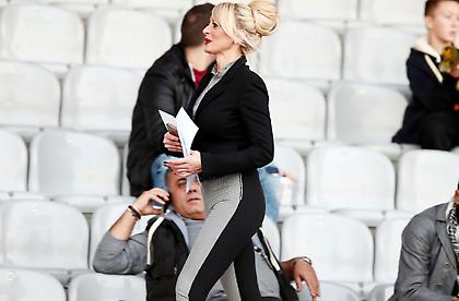 Η ξανθιά που… αλληθώρισε το «Αλκαζάρ» στο Απόλλων Λάρισας-ΑΕΚ (pics)