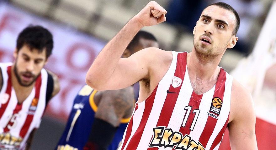 Μιλουτίνοφ: «Ελπίζω να φωνάξουν ξανά το όνομά μου οι οπαδοί»