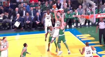 Ο Μπέινς χάλασε το κορυφαίο κάρφωμα του Αντετοκούνμπο (video)