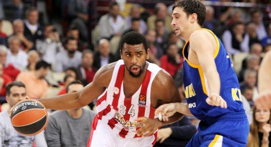 Τόμπσον: «Κάθε μέρα που περνάει γινόμαστε καλύτεροι»