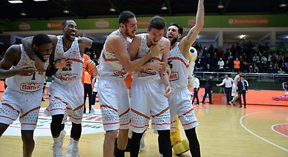 Νίκη με απίθανο buzzer beater για Μπάνβιτ! (video)