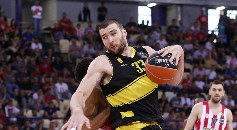 Ελεύθερος ο Καββαδάς, περιμένει την ΑΕΚ