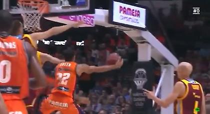 «Χόρεψε» την άμυνα και σκόραρε ο Έρικ Γκριν (video)