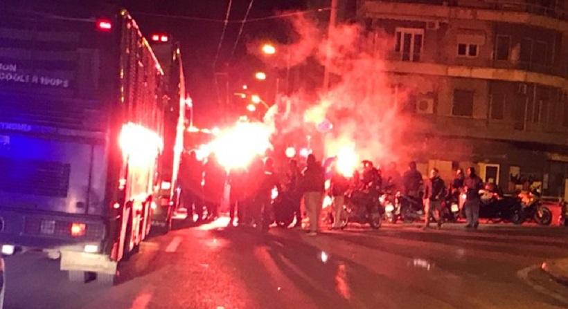 Μπλόκο σε Χιμένεθ και παίκτες από τους οπαδούς: «ΑΕΚ γερά, πρωτάθλημα ξανά» (pics)