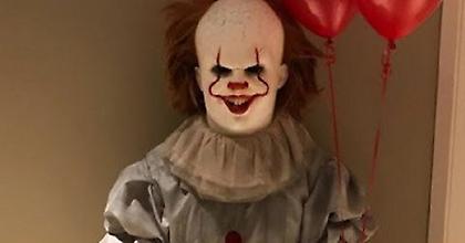 Ο Λεμπρόν έγινε ο τρομακτικός κλόουν από το It! (pics/video)