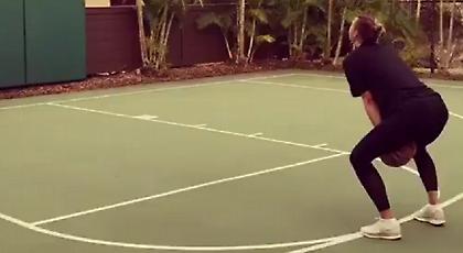 Το… έχει και στο μπάσκετ η Σαράποβα  (video)