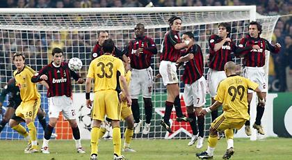 Το παπούτσι που «ζωγράφισε» τη Μίλαν θυμήθηκε ο Ζούλιο Σέζαρ! (pic)