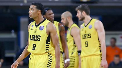 Έντονες αποδοκιμασίες για τους παίκτες του Άρη