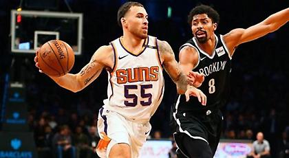 Όργια του Μάικ Τζέιμς με τους Σανς! (video)