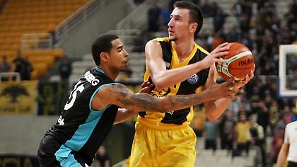 Με Άτιτς η 12αδα της ΑΕΚ