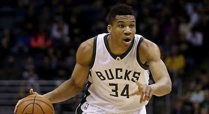 «Έντυσαν» τον Γιάννη αρχαίο Έλληνα (σκίτσο)