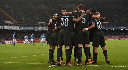 Στους «16» η Σίτι, στα… σχοινιά η Νάπολι!