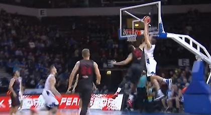 Απίθανο κάρφωμα στο Basketball Champions League (video)