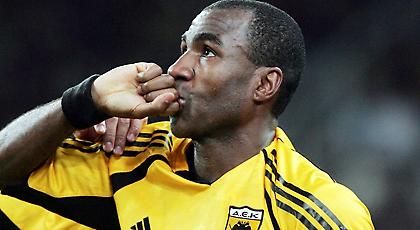 Σοάρες: «Έβλεπα την ΑΕΚάρα μου και συγκινήθηκα» (pic)