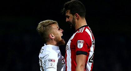 Παίκτης της Μπρέντφορντ «πίκαρε» αντίπαλό του για το ύψος του (video)