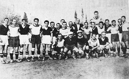 AEK-ΠΑΟΚ: Πρώτα πόζαραν αγκαλιασμένοι, μετά έπαιξαν τον τελικό Κυπέλλου του 1939