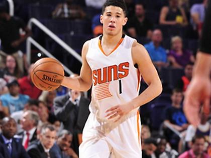 Μπούκερ: Έγινε ο τέταρτος νεότερος παίκτης που ξεπέρασε τους 3.000 πόντους στο NBA!