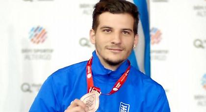 Μεγάλη επιτυχία για την ελληνική ξιφασκία με αμαξίδιο: Χάλκινο μετάλλιο ο Βασίλης Ντούνης στη σπάθη