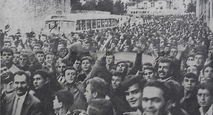 Η πορεία χιλιάδων οπαδών του Ολυμπιακού στη Λεωφόρο Αλεξάνδρας