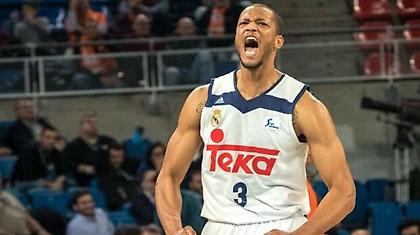 Απίθανη τάπα του Ράντολφ στον Τόμας! (video)