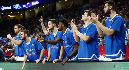 Οι Έλληνες ψήφισαν: «Οι ομάδες πρέπει να αφήσουν τους παίκτες να παίξουν στις εθνικές τους»