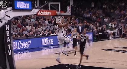 Στην κορυφή του Top 10 ο Αντετοκούνμπο (video)