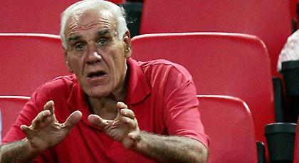 Αλέφαντος: «Σκίμπε; Τέτοιο κοιμήση προπονητή δεν έχω ξαναδεί ποτέ»