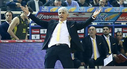 Γιαννάκης: «Τα κριτήρια των διαιτητών ήταν διαφορετικά στο ντέρμπι»