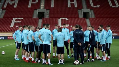 «Πέταξαν κροτίδες έξω από το Καραϊσκάκη την ώρα της προπόνησης της Κροατίας»