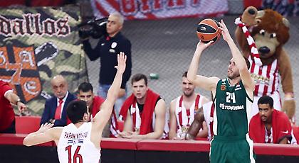 Λοτζέσκι: «Μπορούν να λένε ό,τι θέλουν. Εγώ κοιτάζω τον Παναθηναϊκό»