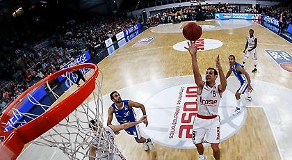 Νίκη με σούπερ Ζήση για Μπάμπεργκ