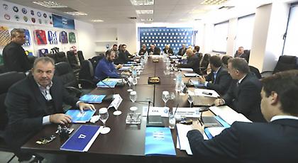 Συζητούν για NOVA και… διαιτησία στη Super League
