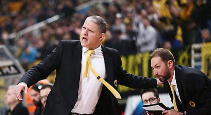 Φαλέκας: «Έχουμε χάσει έδαφος, γι’ αυτό… νίκες εντός κι εκτός»