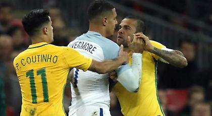 Έπλασαν… κουλουράκια Αγγλία και Βραζιλία (video)