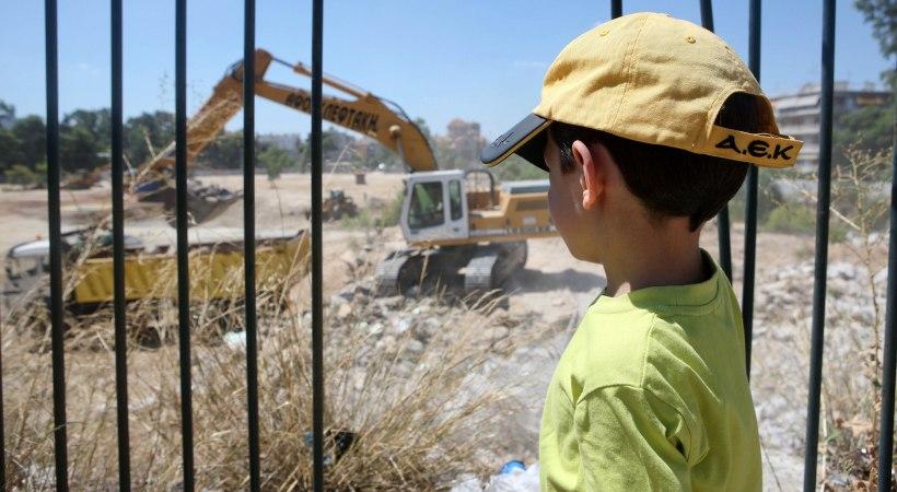 Ιστορίες ΑΕΚτσήδικης τρέλας: Το επικό αντικείμενο που έγινε… σκαμνάκι για να δουν τα έργα στο γήπεδο