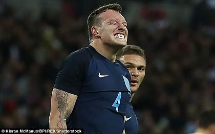 Εκνευρισμός στη Γιουνάιτεντ με Αγγλία και Τζόουνς