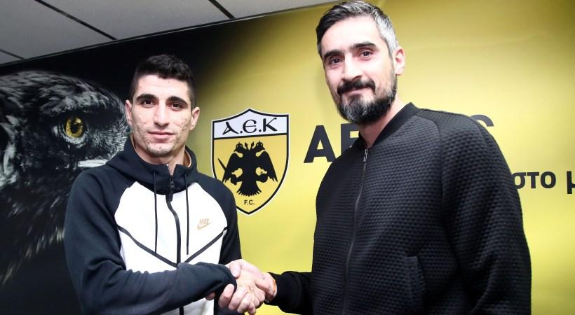 Τα κλικ από την υπογραφή του συμβολαίου του Μάνταλου